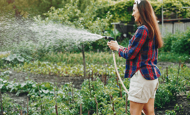 beautiful-woman-works-garden (1) 1 (1)