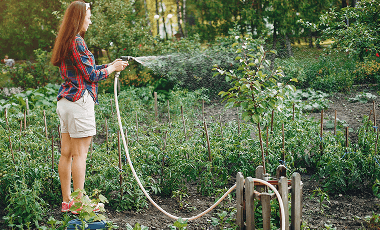 beautiful-woman-works-garden 1 (1)