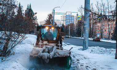 snow-removal-machine-work-sidewalk (1)